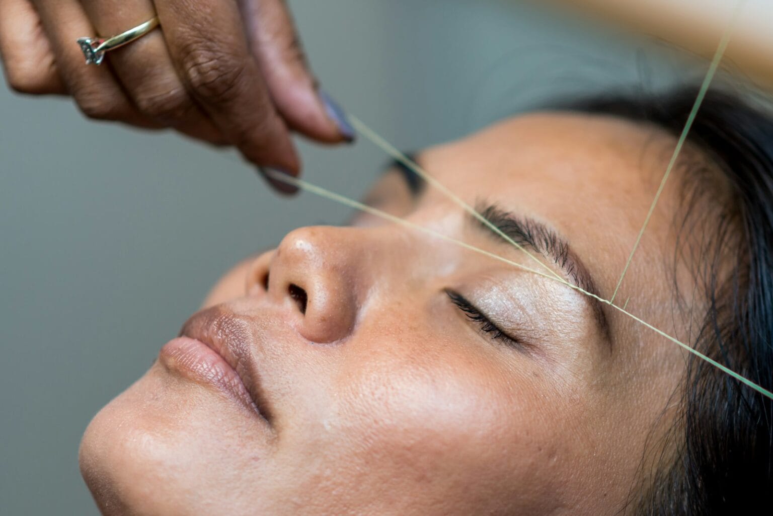Soin des sourcils en institut
